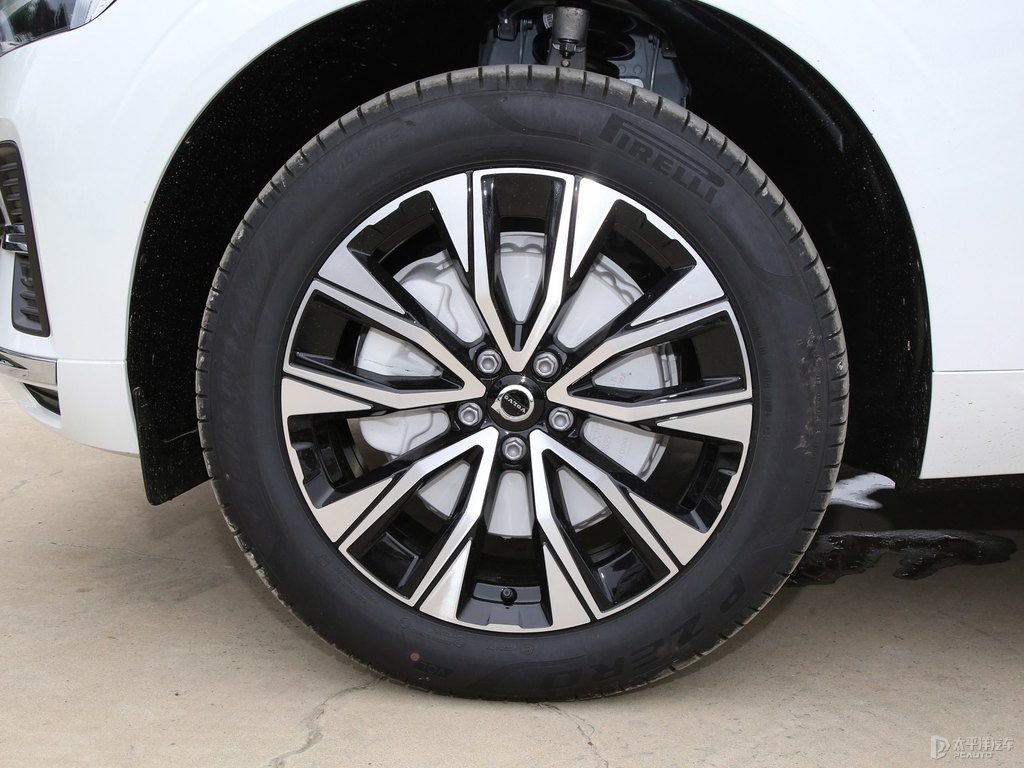 水晶白沃爾沃XC60車(chē)身外觀圖片
