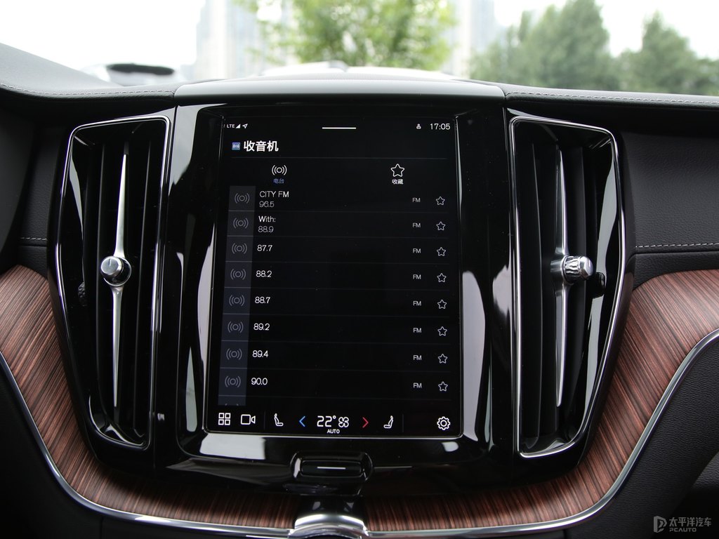 水晶白沃爾沃XC60中控內(nèi)飾圖片