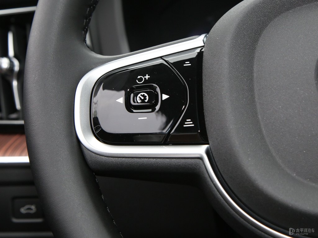 水晶白沃爾沃XC60中控內(nèi)飾圖片