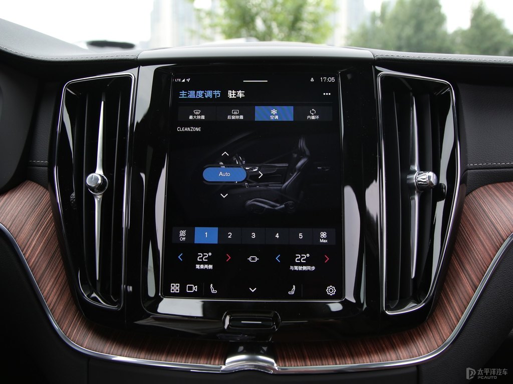 水晶白沃爾沃XC60中控內(nèi)飾圖片