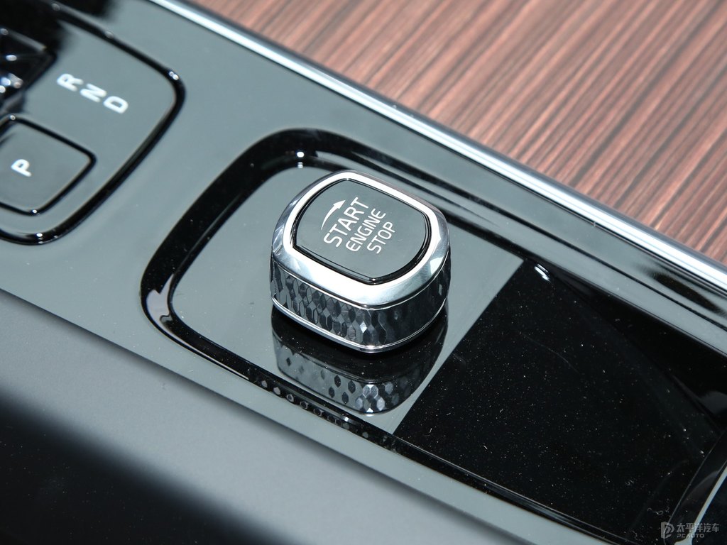 水晶白沃爾沃XC60中控內(nèi)飾圖片