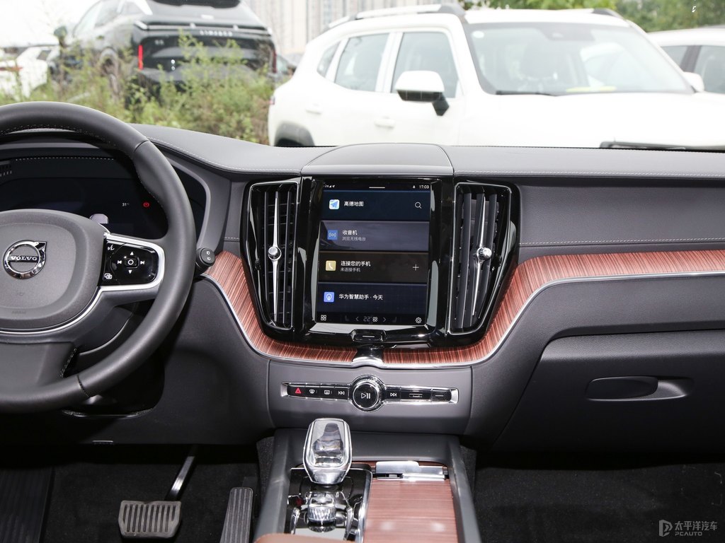 水晶白沃爾沃XC60中控內(nèi)飾圖片