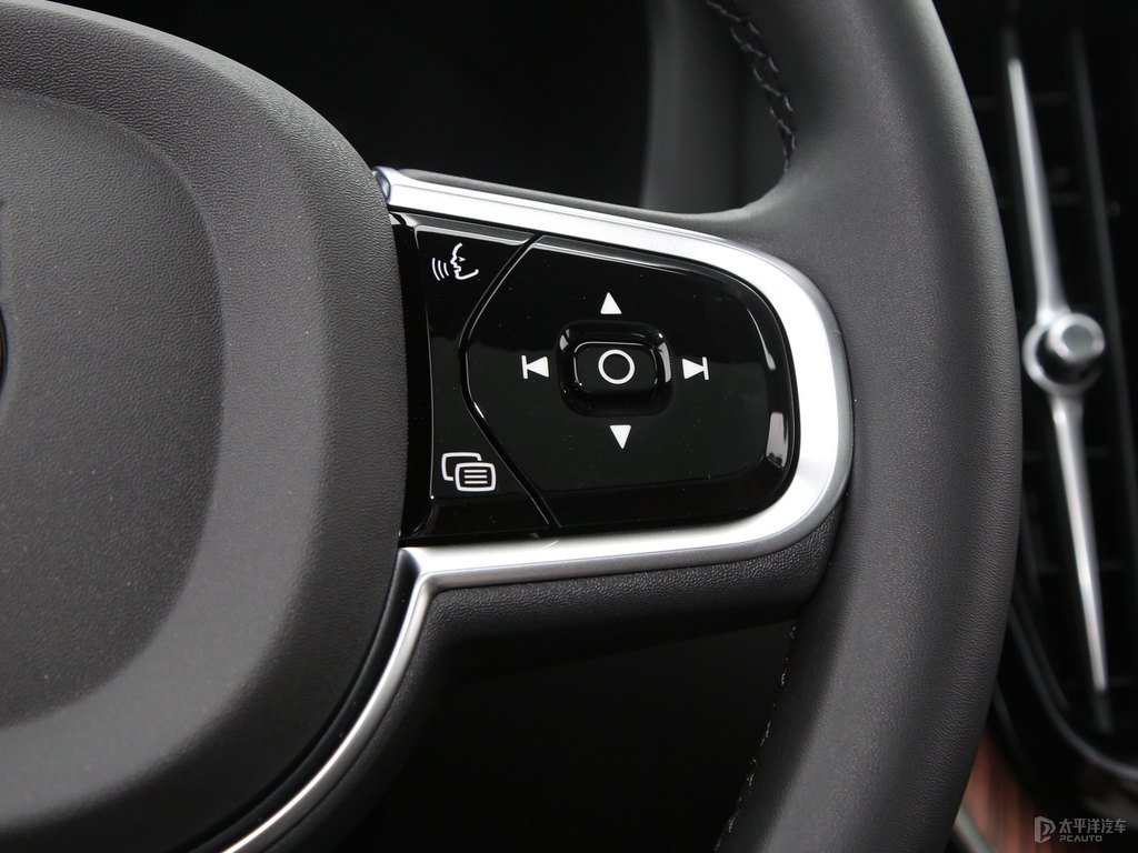 水晶白沃爾沃XC60中控內(nèi)飾圖片