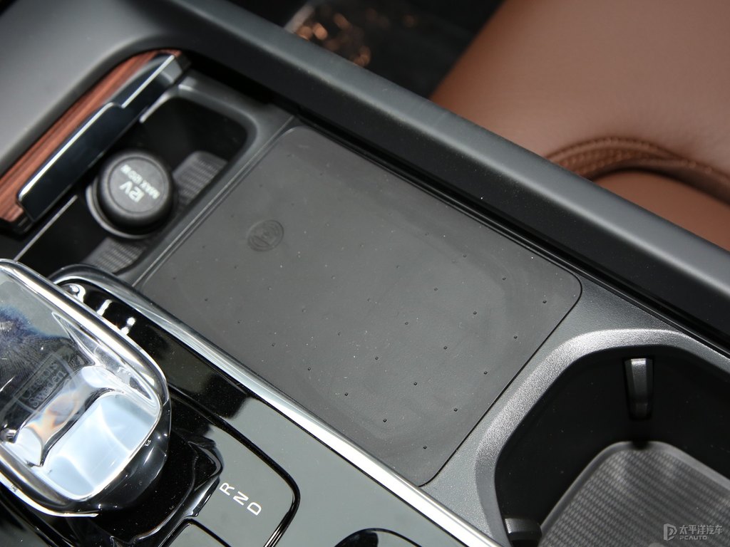 水晶白沃爾沃XC60中控內飾圖片