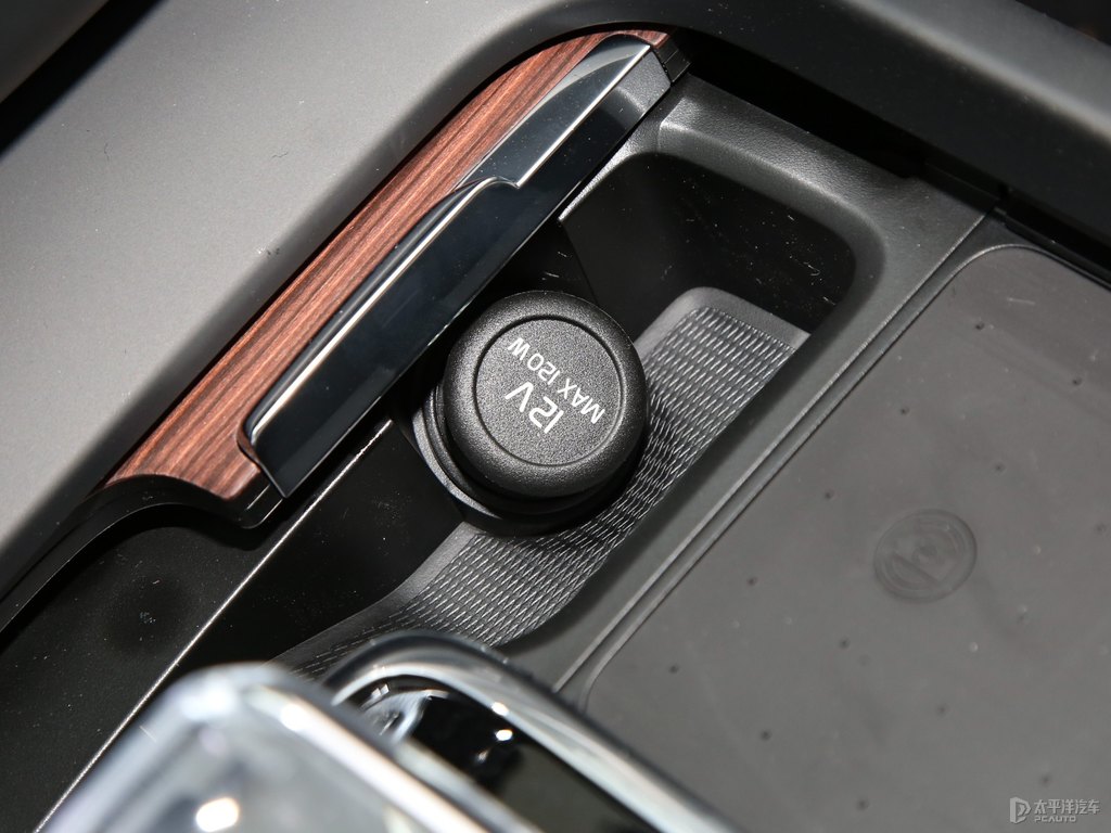 水晶白沃爾沃XC60中控內(nèi)飾圖片