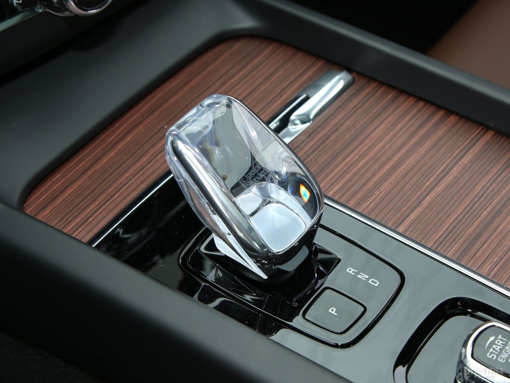 水晶白沃爾沃XC60中控內(nèi)飾圖片
