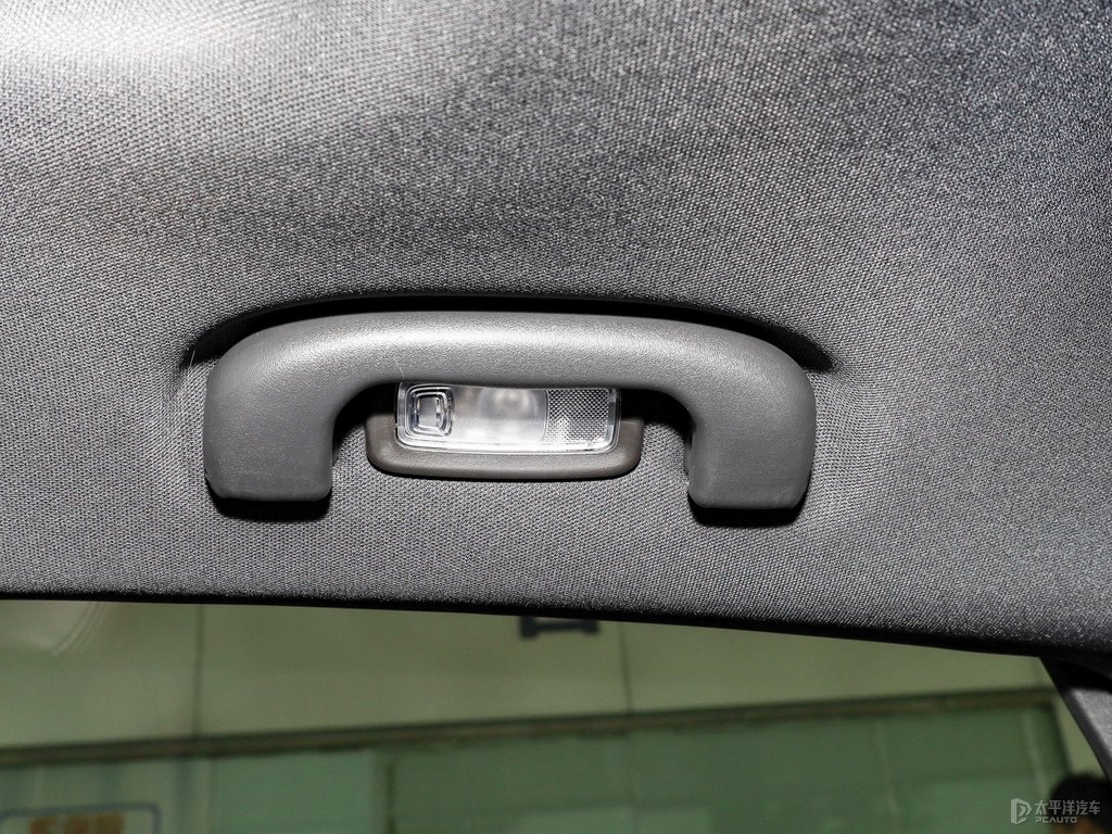 朗黑君越車(chē)廂內(nèi)飾圖片