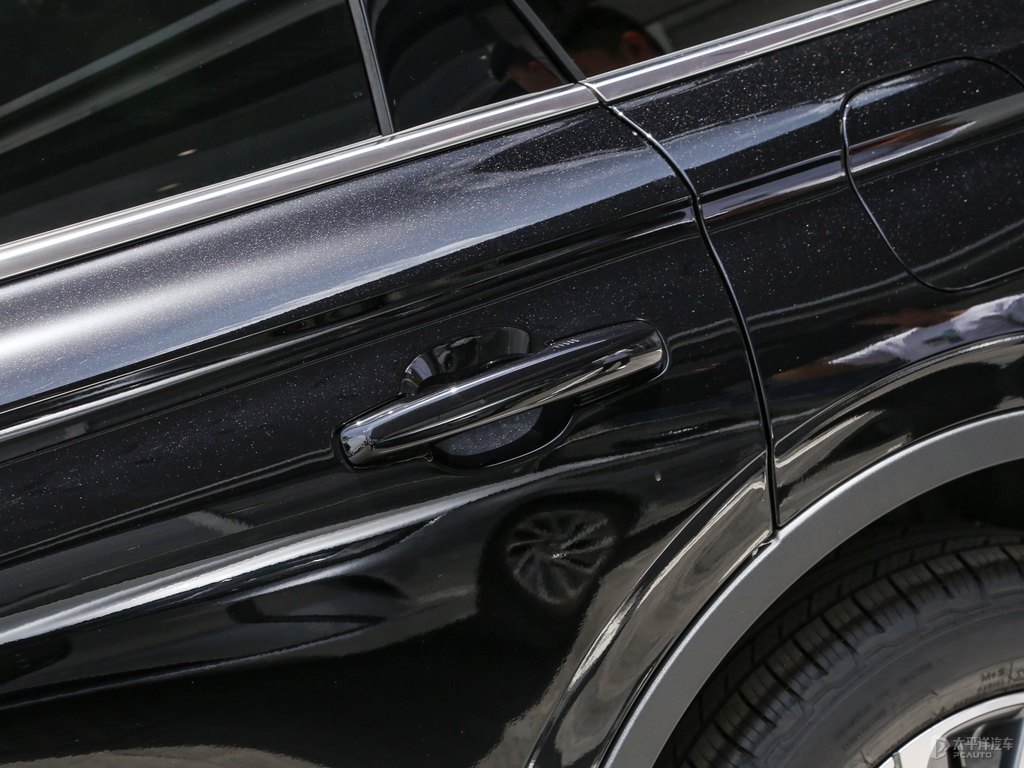 瀚金黑冒險(xiǎn)家車身外觀圖片