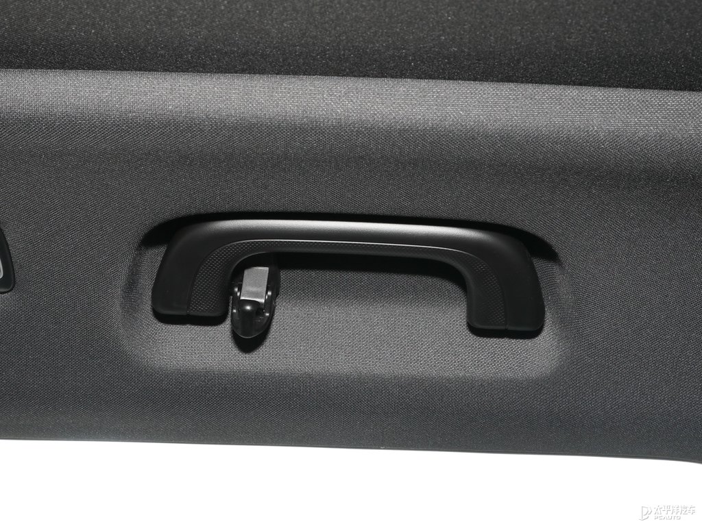 茶卡鹽白博越車廂內(nèi)飾圖片