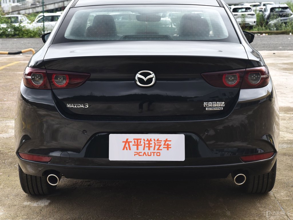 極夜黑馬自達3 昂克賽拉車尾外觀圖片