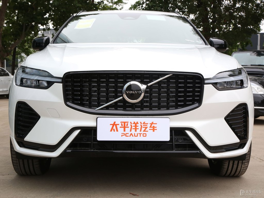 水晶白沃爾沃XC60車頭外觀圖片