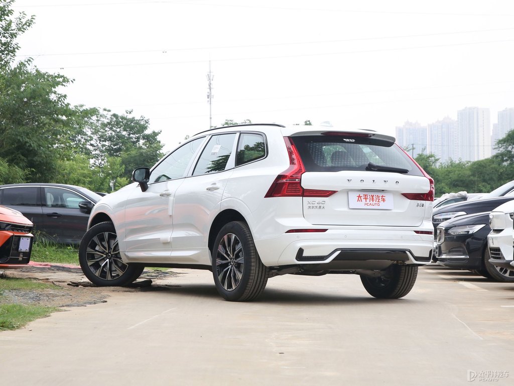 水晶白沃爾沃XC60整車外觀外觀圖片