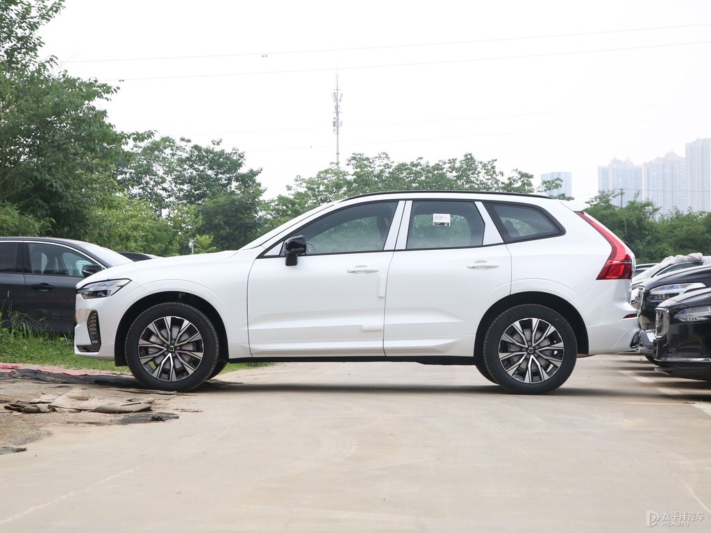 水晶白沃爾沃XC60整車(chē)外觀外觀圖片