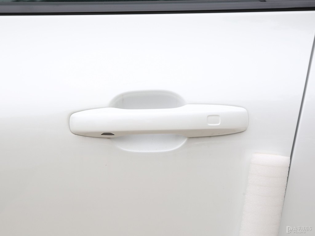 水晶白沃爾沃XC60車身外觀圖片