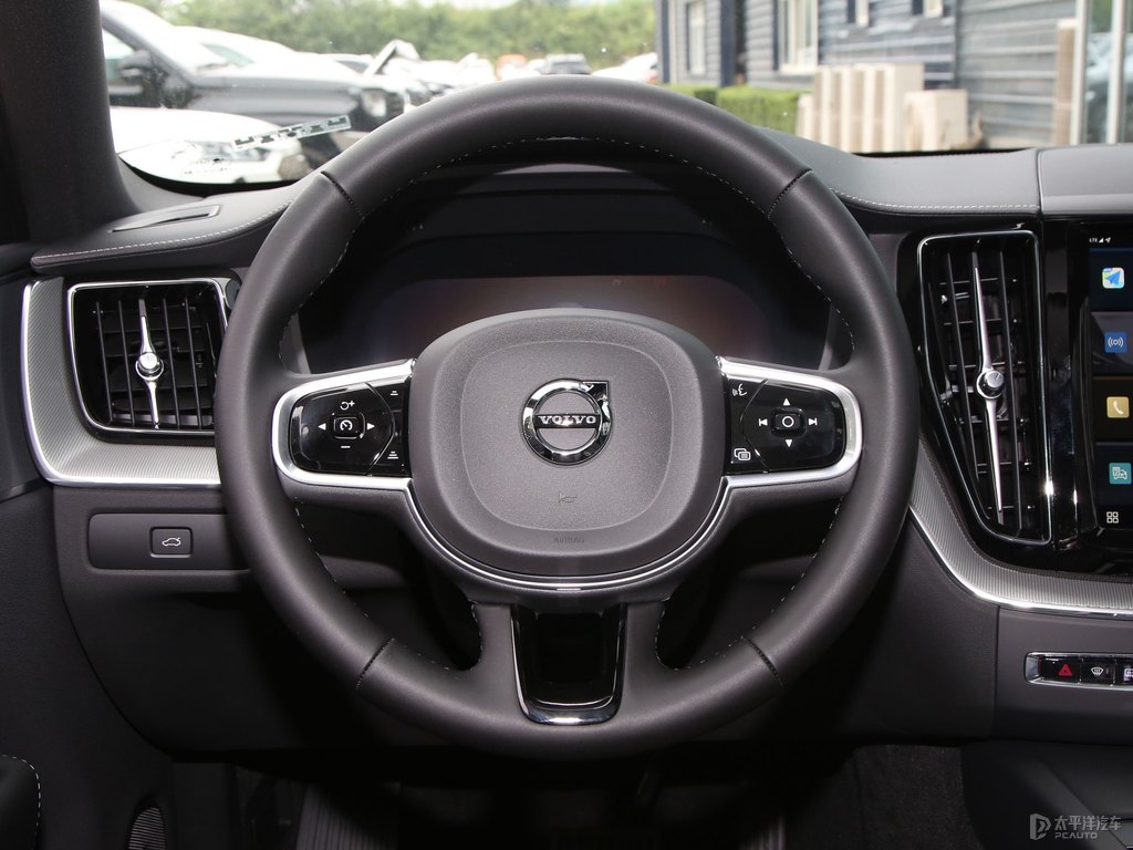 水晶白沃爾沃XC60中控內(nèi)飾圖片