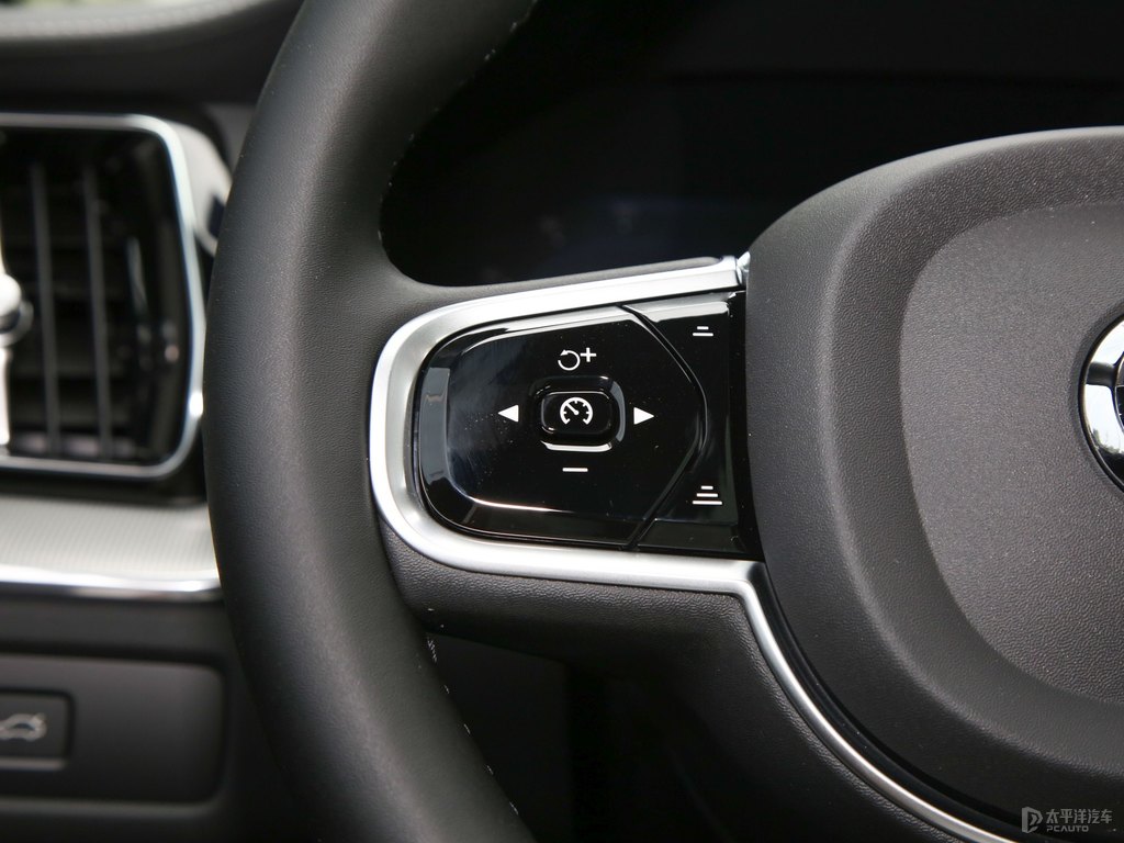 水晶白沃爾沃XC60中控內(nèi)飾圖片