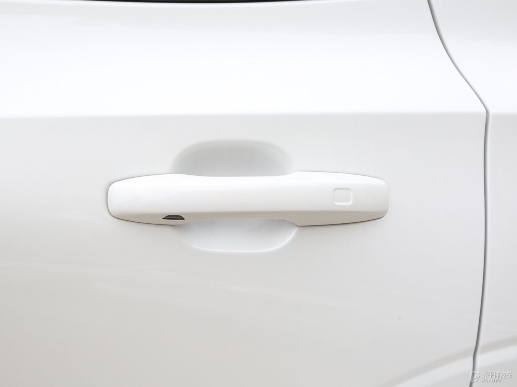 水晶白沃爾沃XC60車身外觀圖片