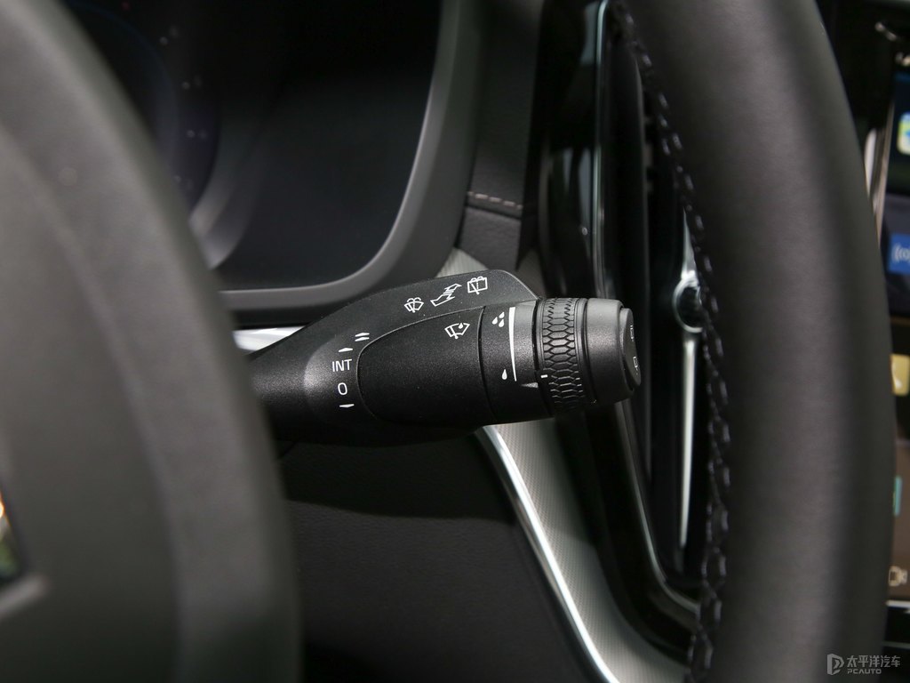 水晶白沃爾沃XC60中控內(nèi)飾圖片