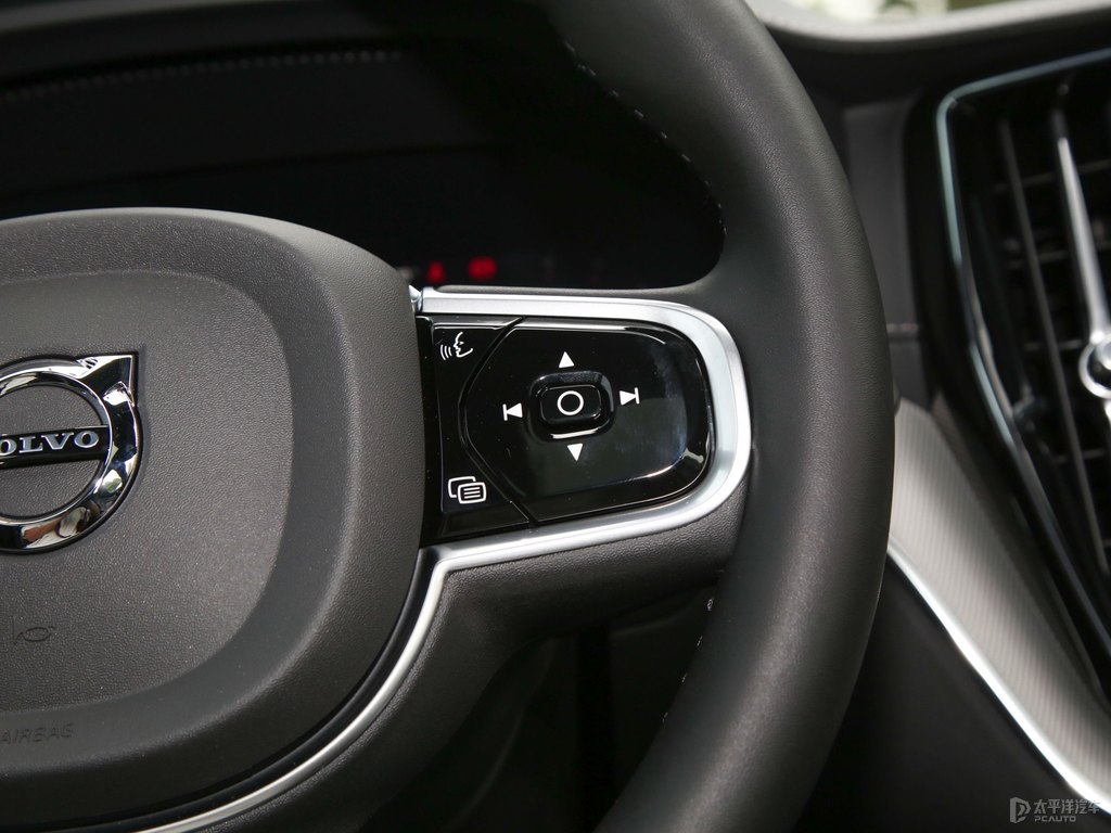 水晶白沃爾沃XC60中控內(nèi)飾圖片