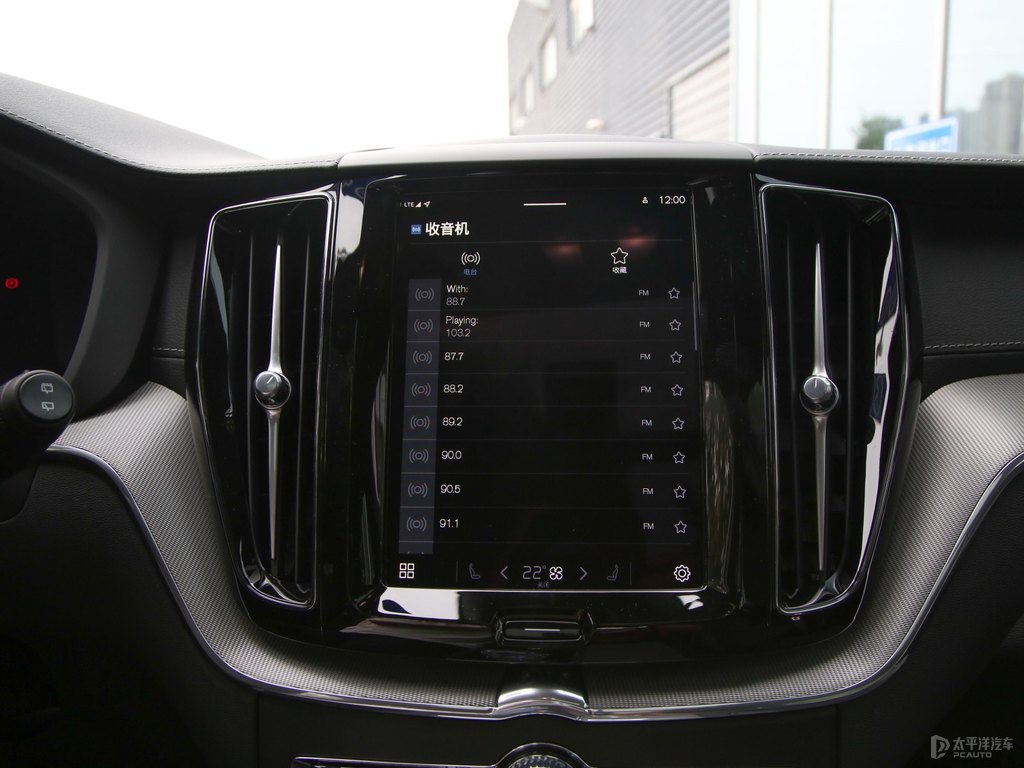 水晶白沃爾沃XC60中控內(nèi)飾圖片