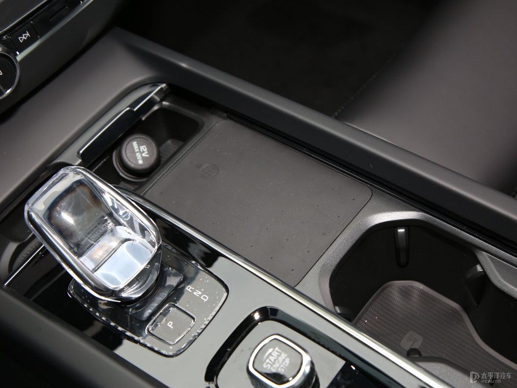 水晶白沃爾沃XC60中控內(nèi)飾圖片