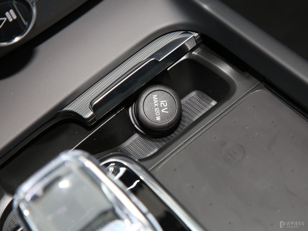 水晶白沃爾沃XC60中控內(nèi)飾圖片