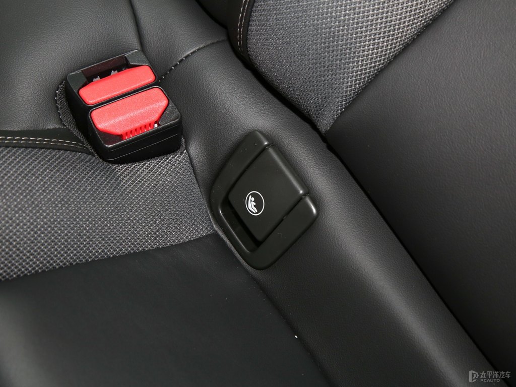 水晶白沃爾沃XC60座椅內(nèi)飾圖片