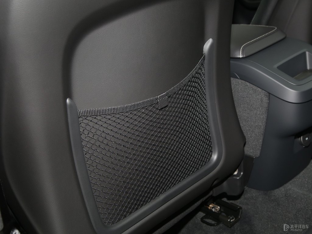 水晶白沃爾沃XC60儲物空間空間圖片