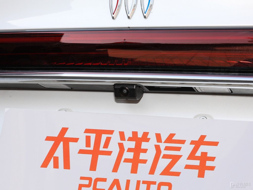 玉白君越車(chē)尾外觀圖片