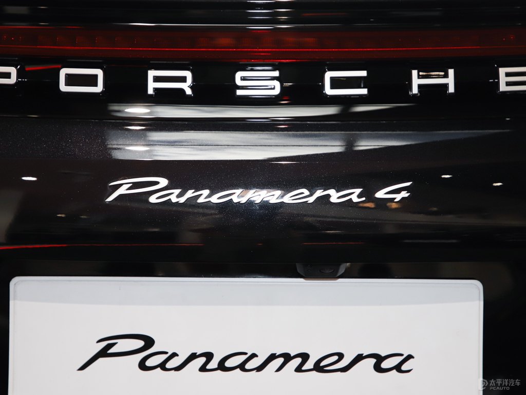 黑玉色Panamera車尾外觀圖片