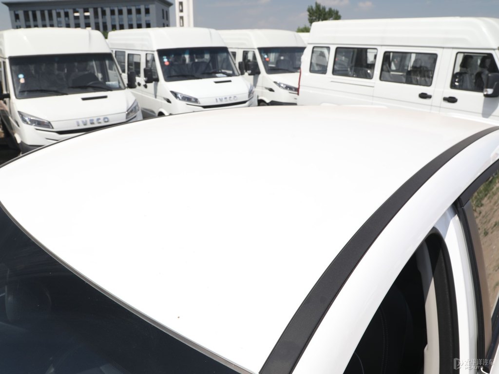 閃電白繽越車身外觀圖片