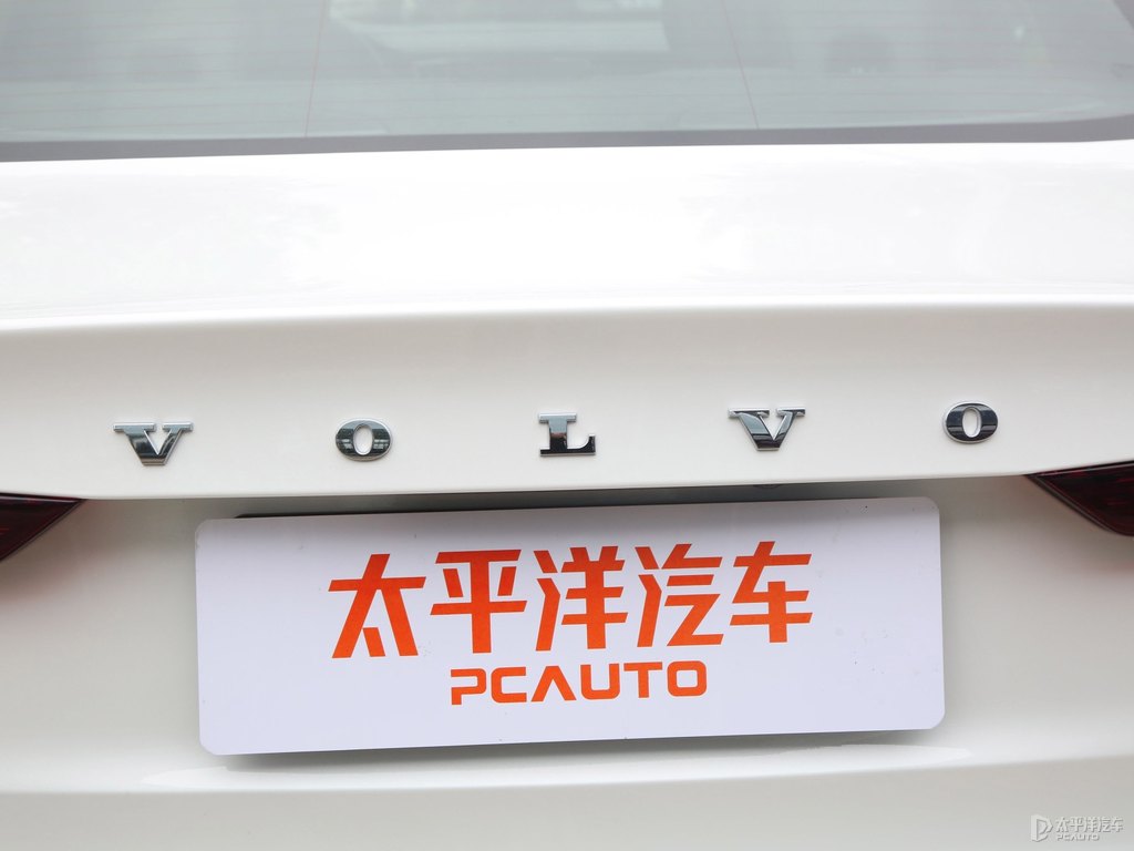 水晶白沃爾沃S60車尾外觀圖片