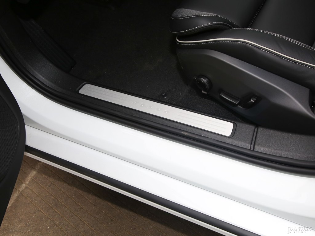 水晶白沃爾沃S60車廂內(nèi)飾圖片