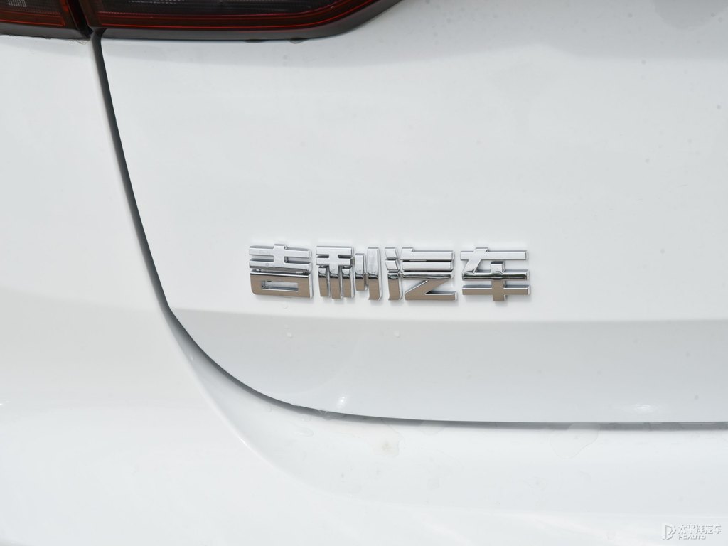 水墨白新帝豪車尾外觀圖片