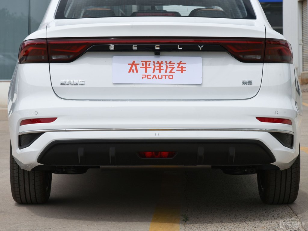 水墨白新帝豪車尾外觀圖片