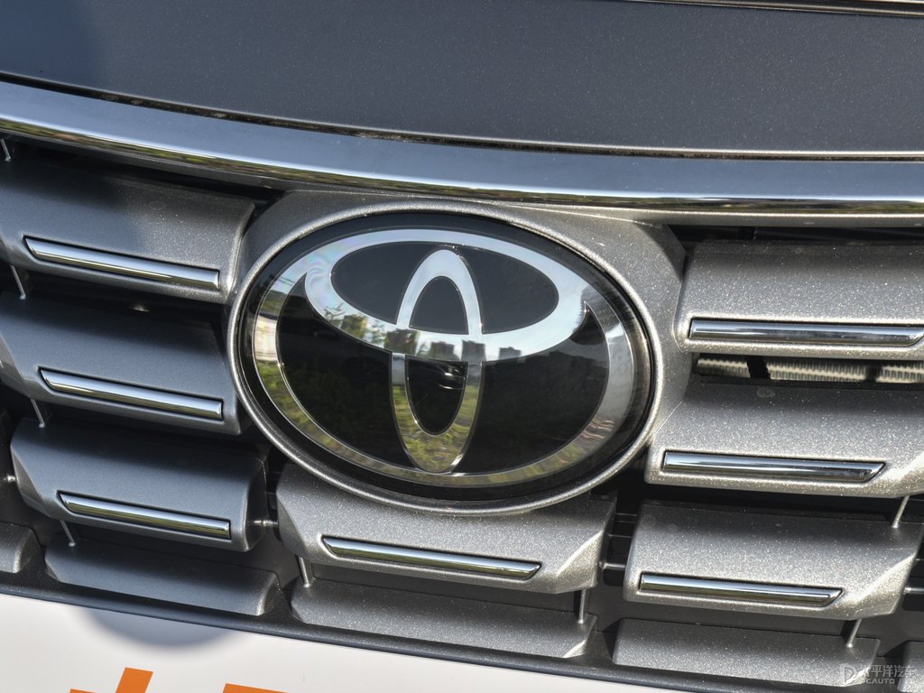 金屬灰亞洲龍車頭外觀圖片