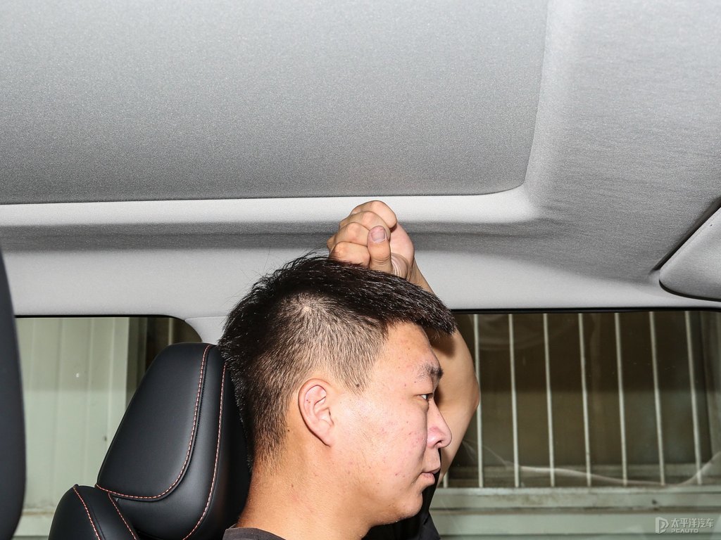 ȻiCAR 03{˿ggDƬ
