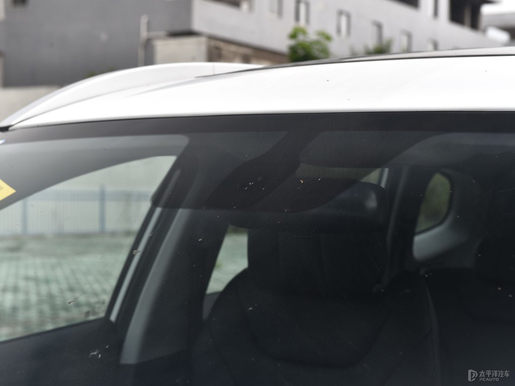 珍珠白瑞虎8車身外觀圖片