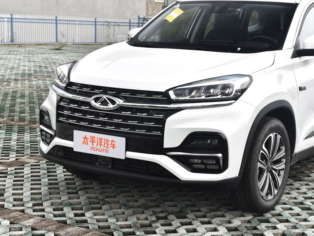 珍珠白瑞虎8車頭外觀圖片