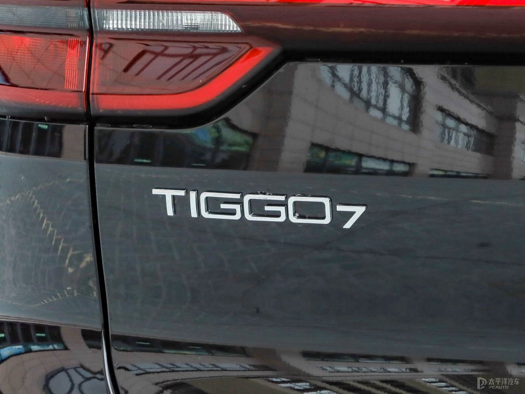 曜石黑瑞虎7車尾外觀圖片