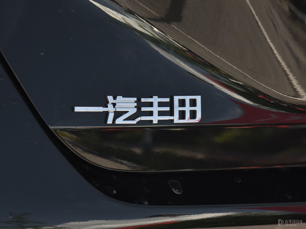 墨淵黑亞洲龍車尾外觀圖片