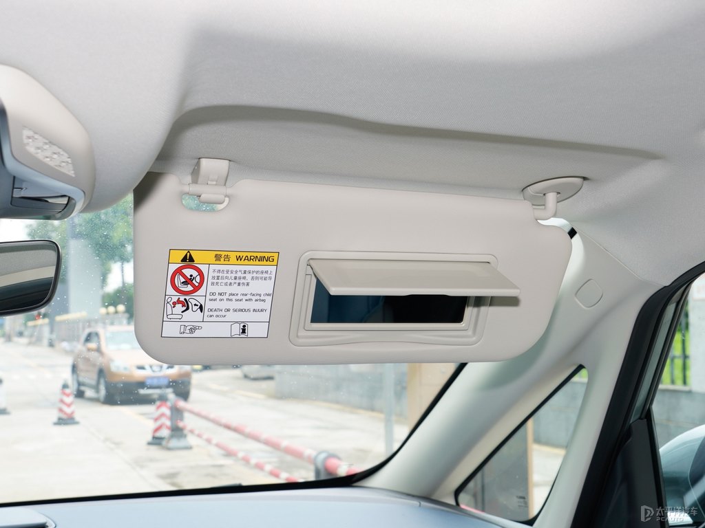 碧空青嘉際車廂內(nèi)飾圖片