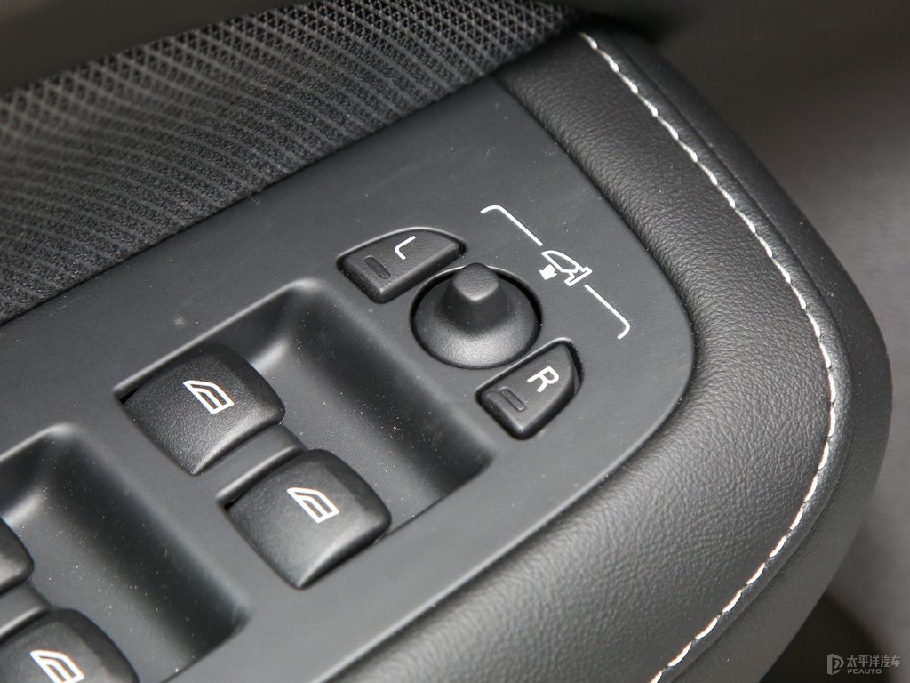 水晶白沃爾沃S60車廂內(nèi)飾圖片