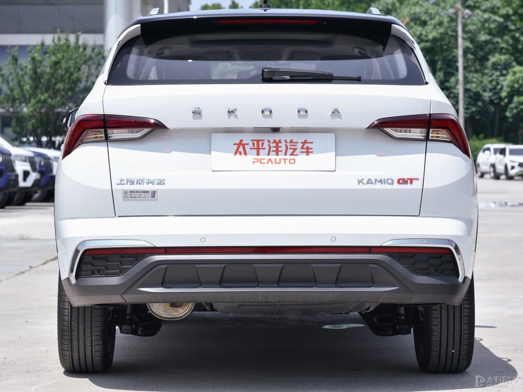 時(shí)尚白柯米克車尾外觀圖片