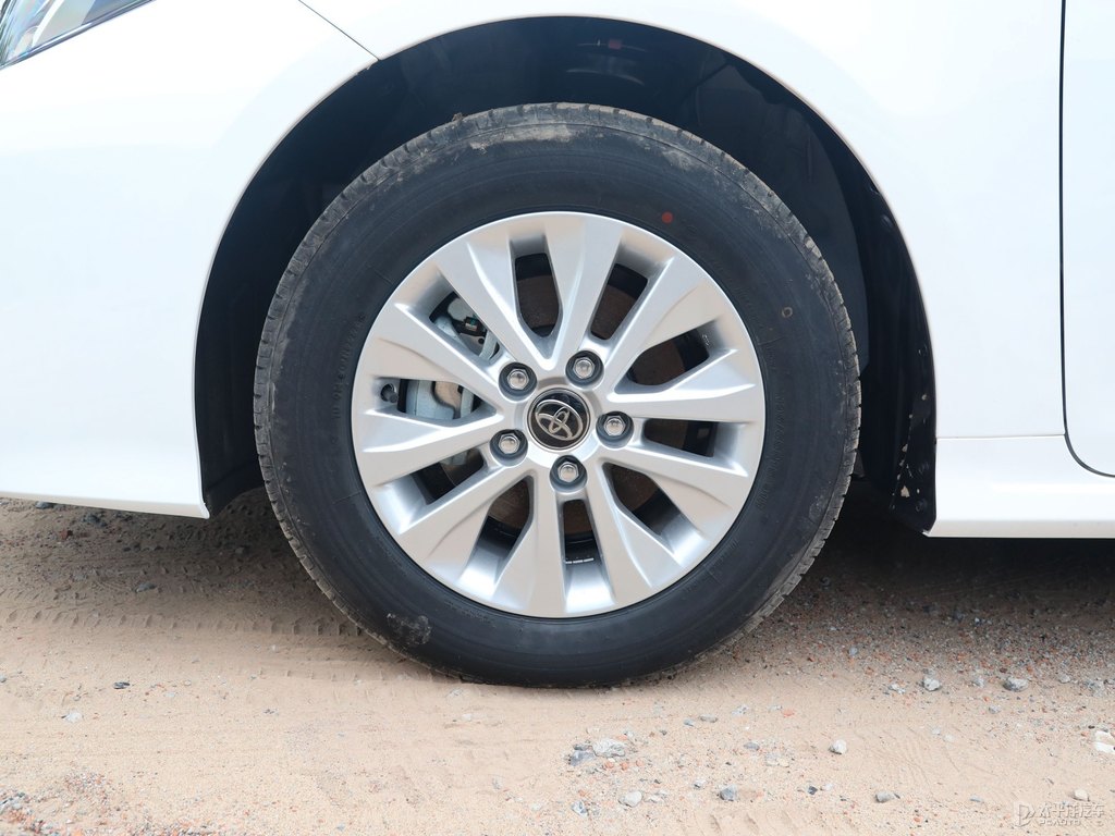 超級白色卡羅拉車身外觀圖片