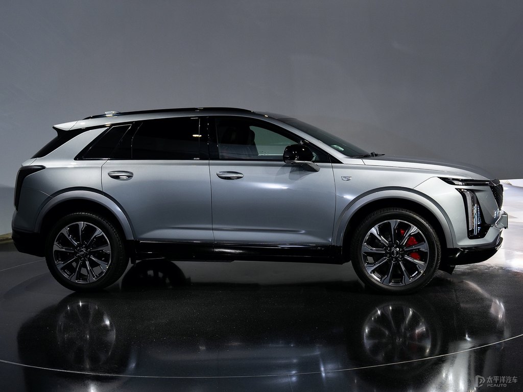 曼哈頓灰凱迪拉克XT5整車外觀外觀圖片
