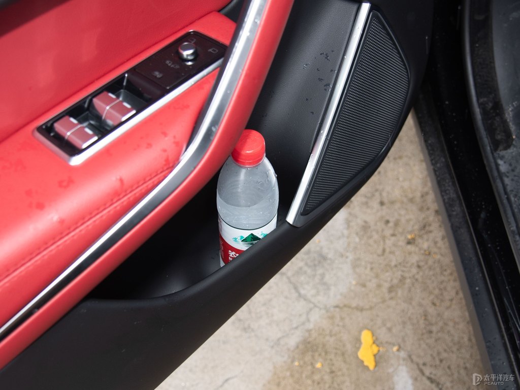 ʥڽݱF-PACE(ch)ggDƬ