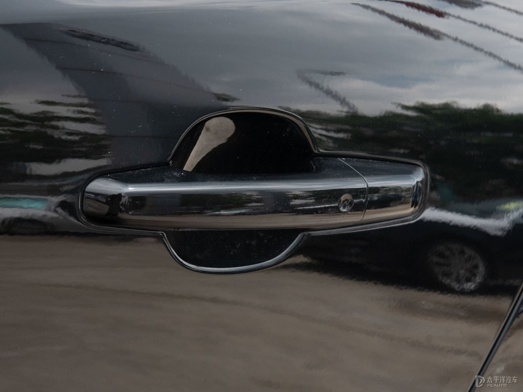 ʥڽݱF-PACE܇^DƬ