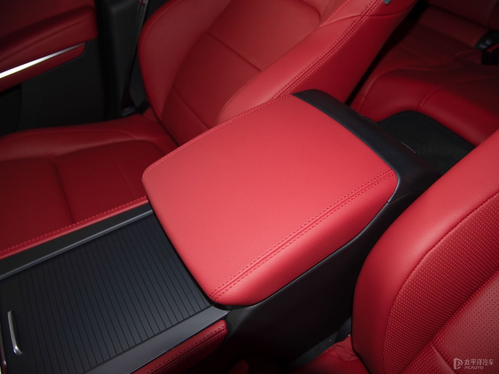 ʥڽݱF-PACE΃(ni)DƬ