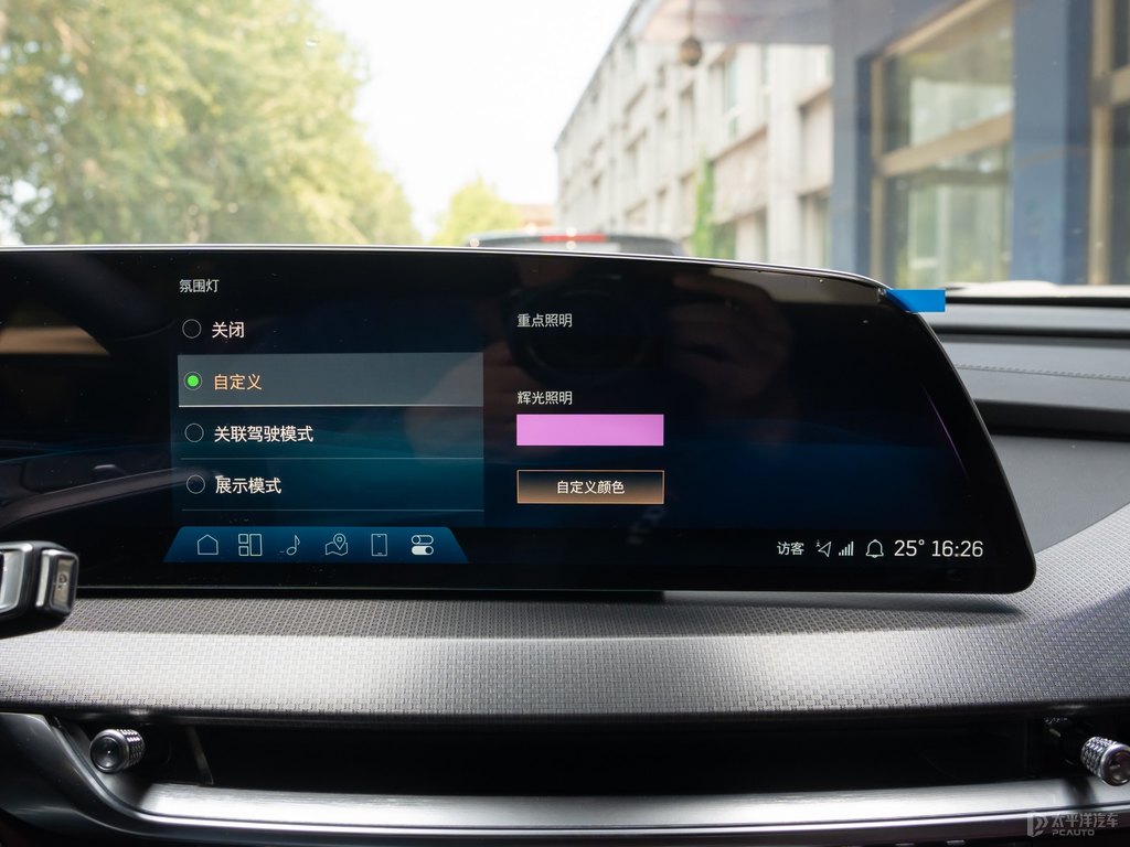 曼哈頓灰凱迪拉克XT5中控內飾圖片